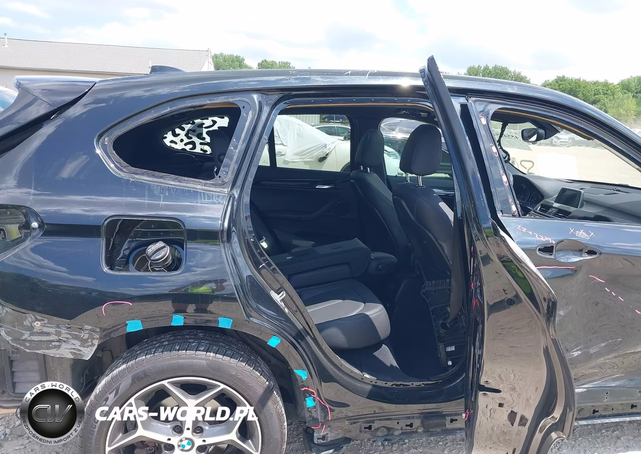 2017 BMW X1 xDrive28I VIN:WBXHT3Z33H4A53570 - 8