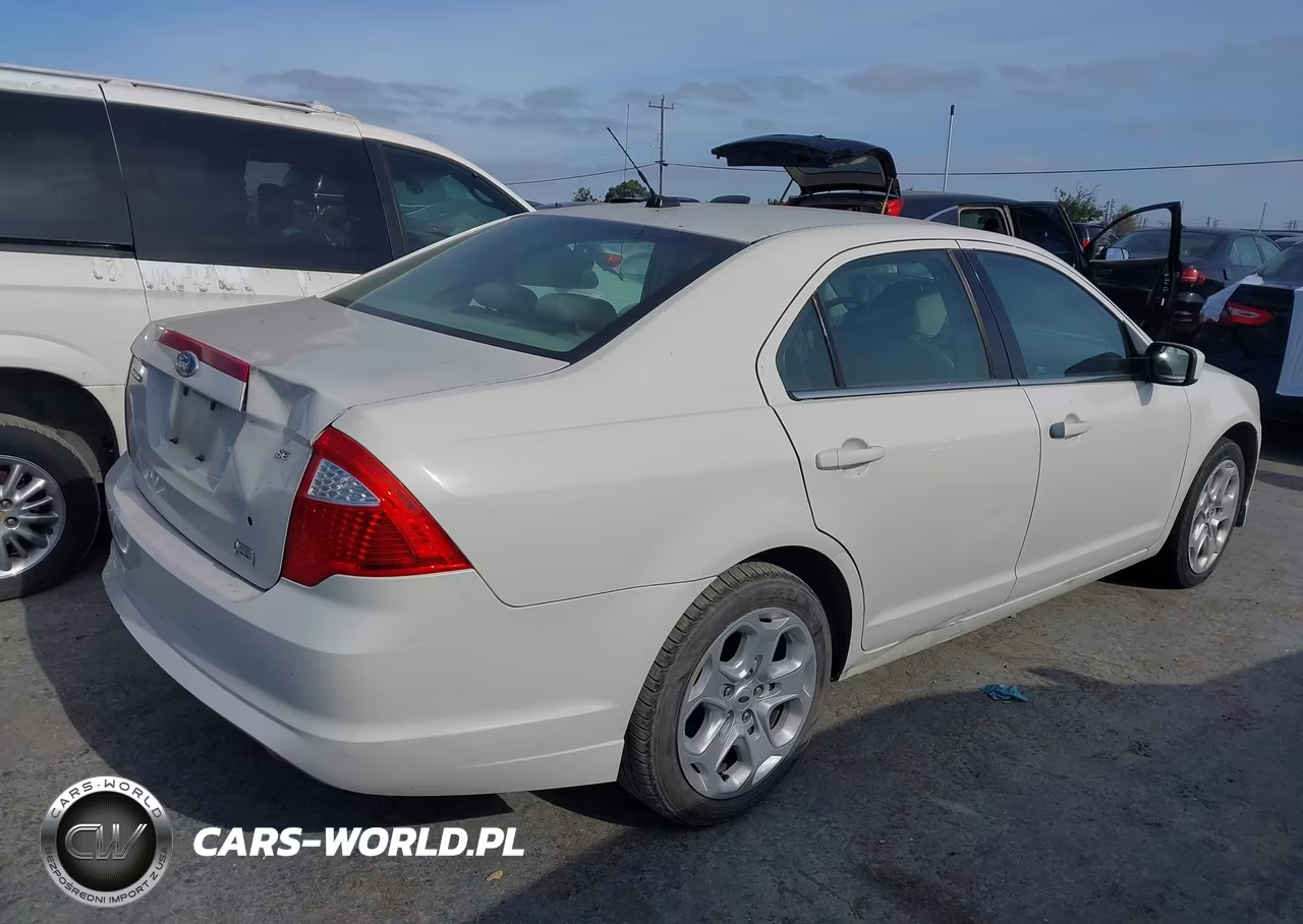 2010 Ford Fusion Se VIN:3FAHP0HG8AR417731 - 4