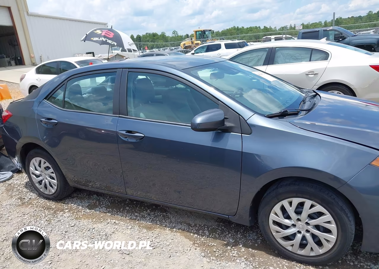 2018 Toyota Corolla Le VIN:2T1BURHE8JC094895 - 13