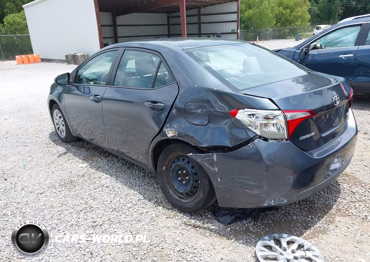 2018 Toyota Corolla Le VIN:2T1BURHE8JC094895 - 3