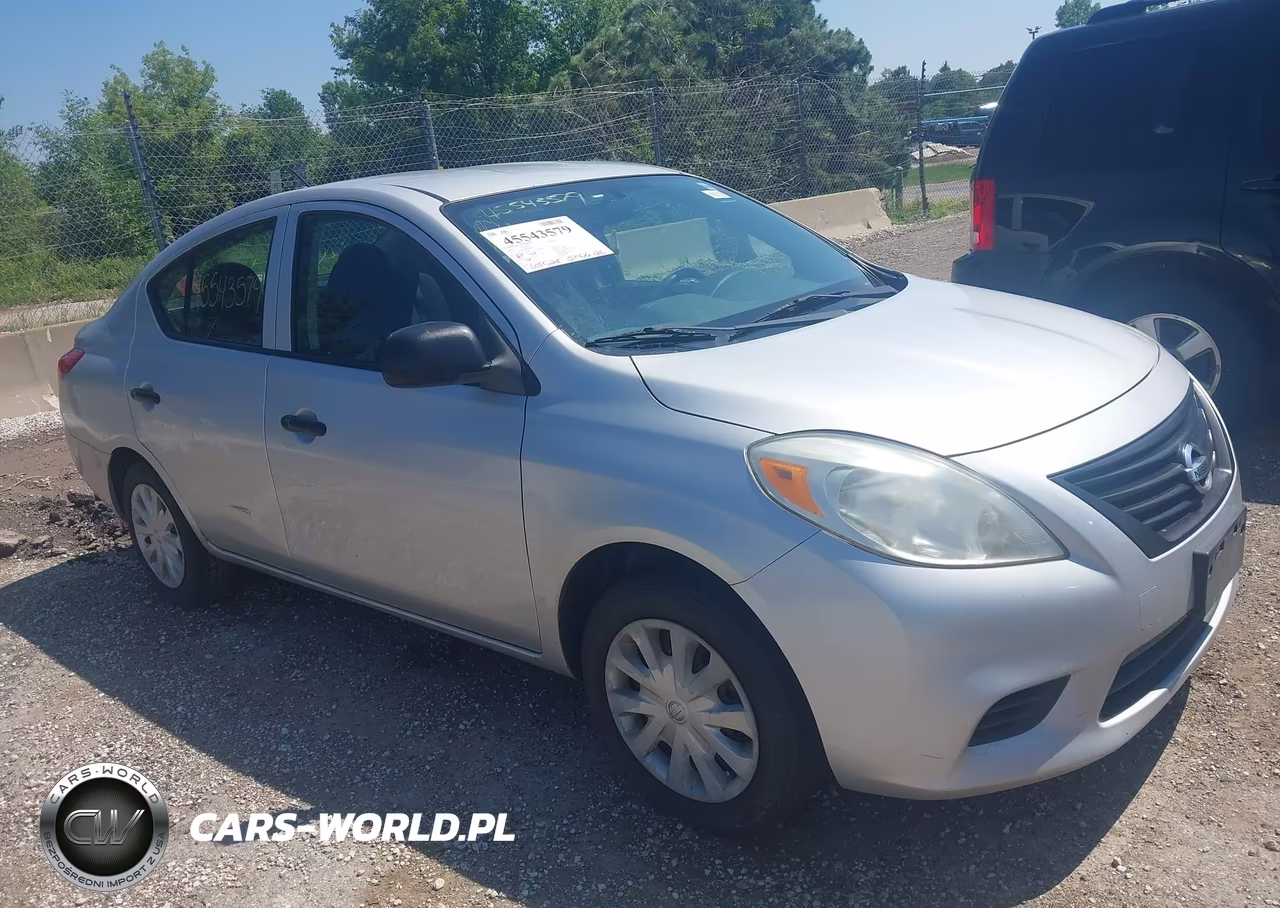2013 Nissan Versa 1.6 S – zdjęcie 1 z 13
