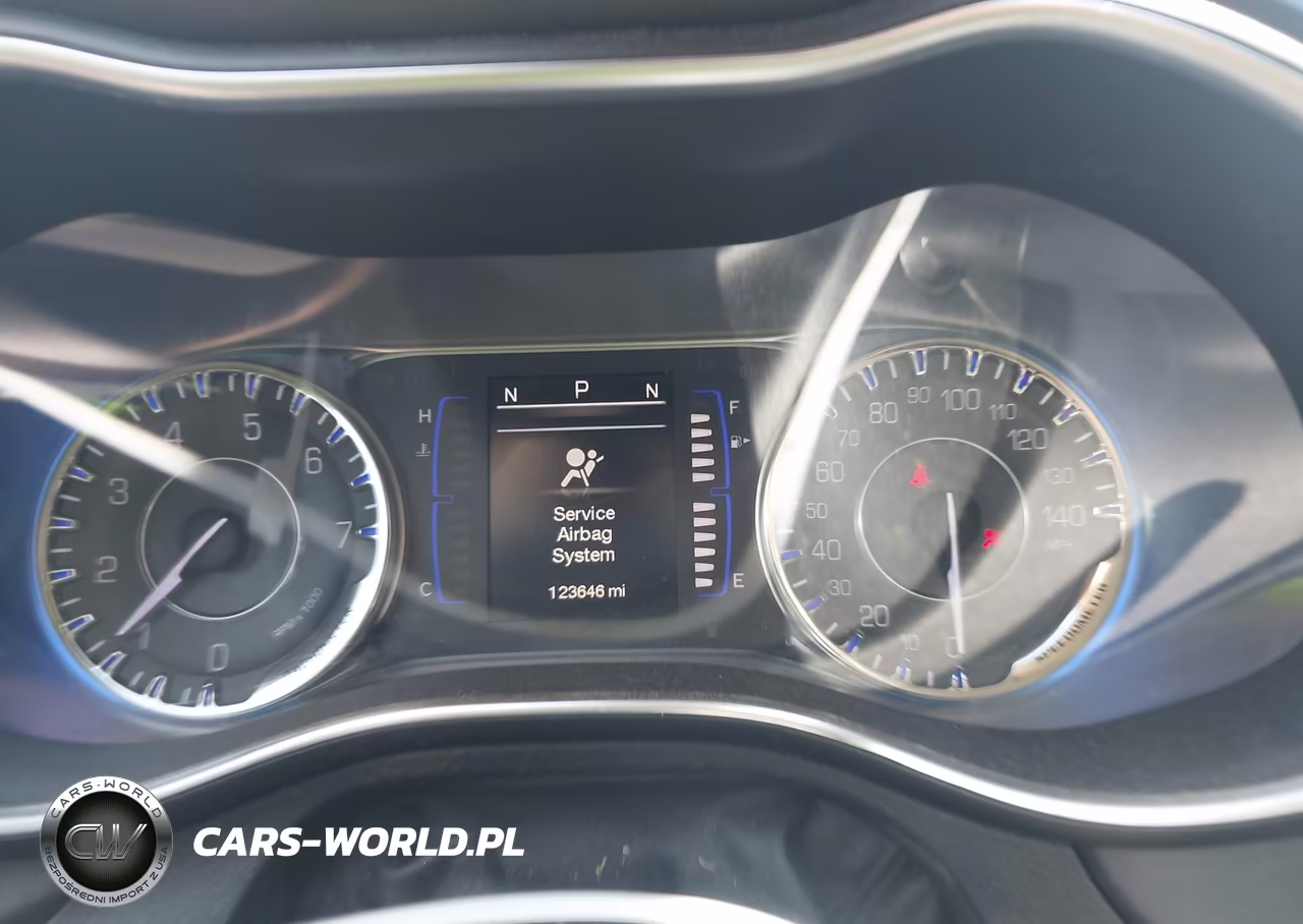 2015 Chrysler 200 Limited VIN:1C3CCCABXFN742248 - 7