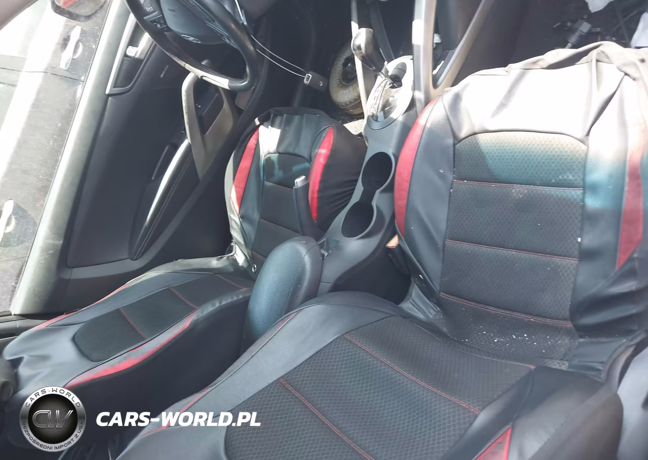 2013 Hyundai Veloster Turbo W-Black VIN:KMHTC6AE7DU169556 - 5