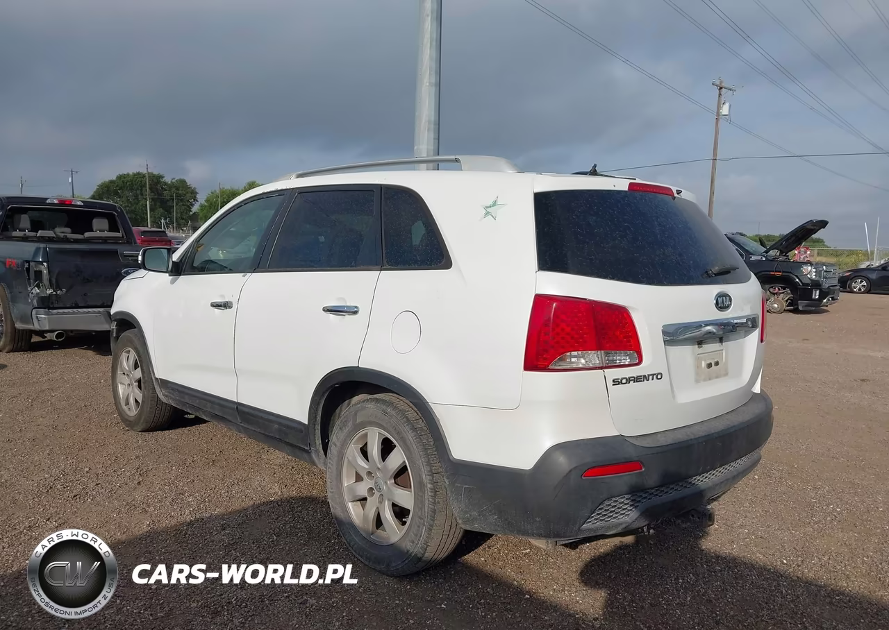 2012 Kia Sorento Lx V6 VIN:5XYKT4A22CG242763 - 3
