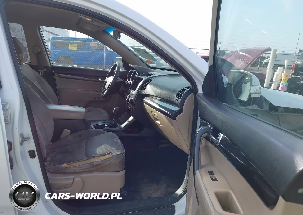 2012 Kia Sorento Lx V6 VIN:5XYKT4A22CG242763 - 5