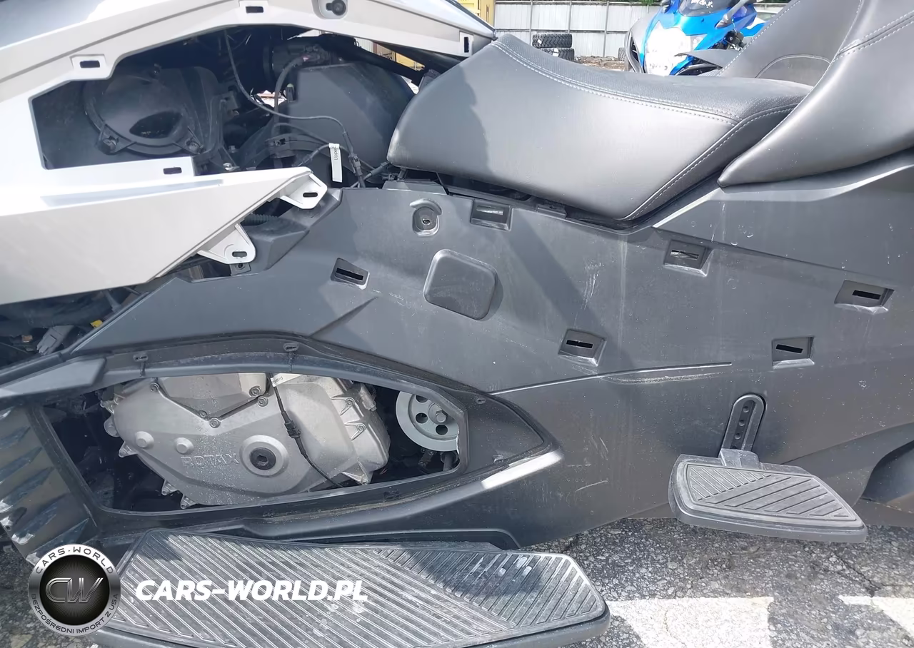 2023 Can-Am Spyder Roadster Rt-Rt Limited VIN:2BXNBDD26PV000109 - 9