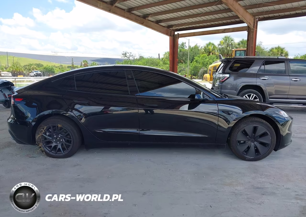 2025 Tesla Model 3 Long Range Rear-Wheel Drive-Standard Rear-Wheel Drive VIN:5YJ3E1EA5SF070362 - 13