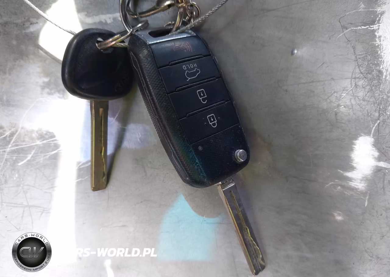 2016 Kia Soul + VIN:KNDJP3A5XG7861005 - 11