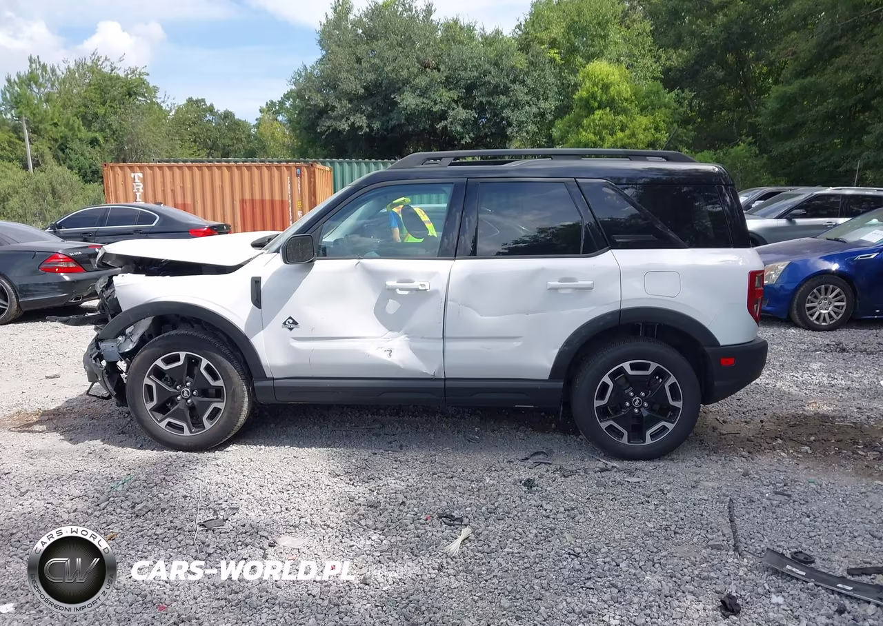 2022 Ford Bronco Sport Outer Banks VIN:3FMCR9C61NRE11871 - 15