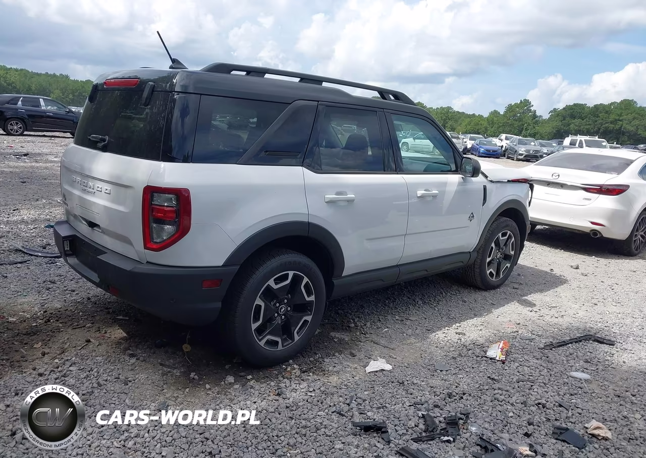 2022 Ford Bronco Sport Outer Banks VIN:3FMCR9C61NRE11871 - 4