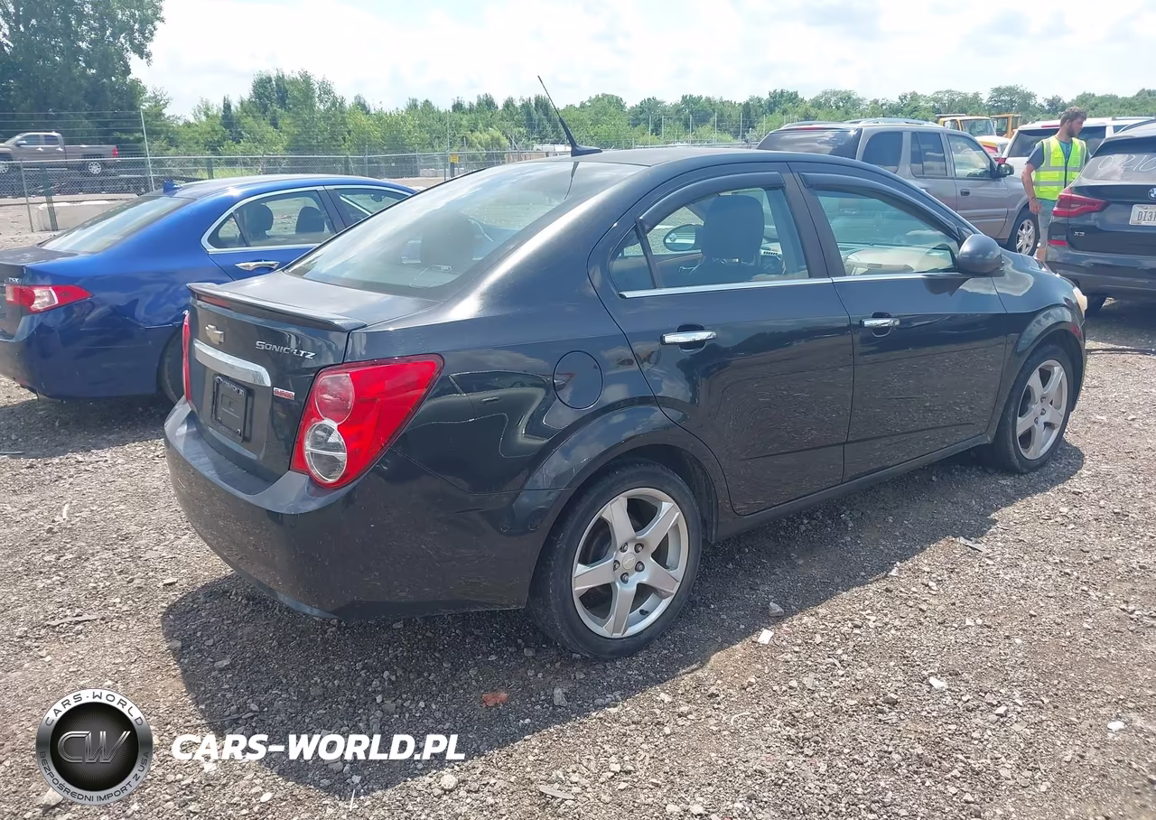 2014 Chevrolet Sonic Ltz Auto VIN:1G1JE5SB9E4192237 - 4