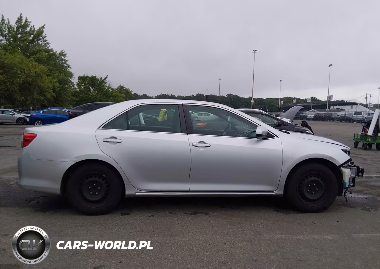 2014 Toyota Camry Le VIN:4T4BF1FK3ER414400 - 13