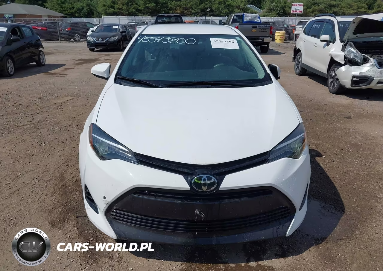 2018 Toyota Corolla Le VIN:2T1BURHE2JC077199 - 12