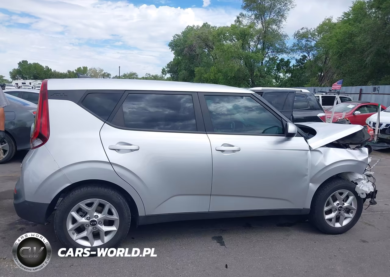 2021 Kia Soul S VIN:KNDJ23AU1M7787619 - 12