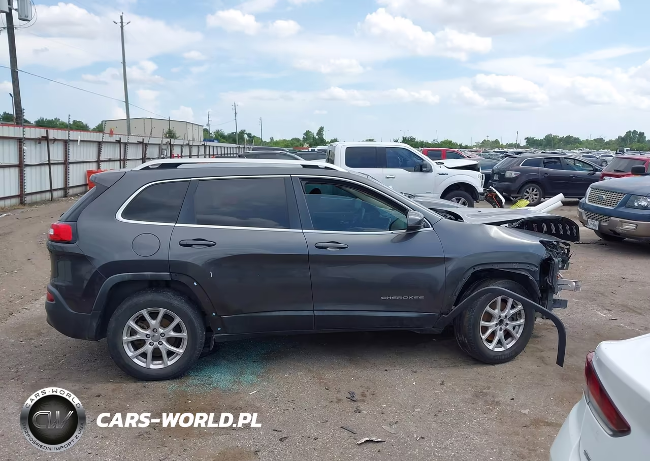 2016 Jeep Cherokee Latitude VIN:1C4PJLCBXGW222983 - 13