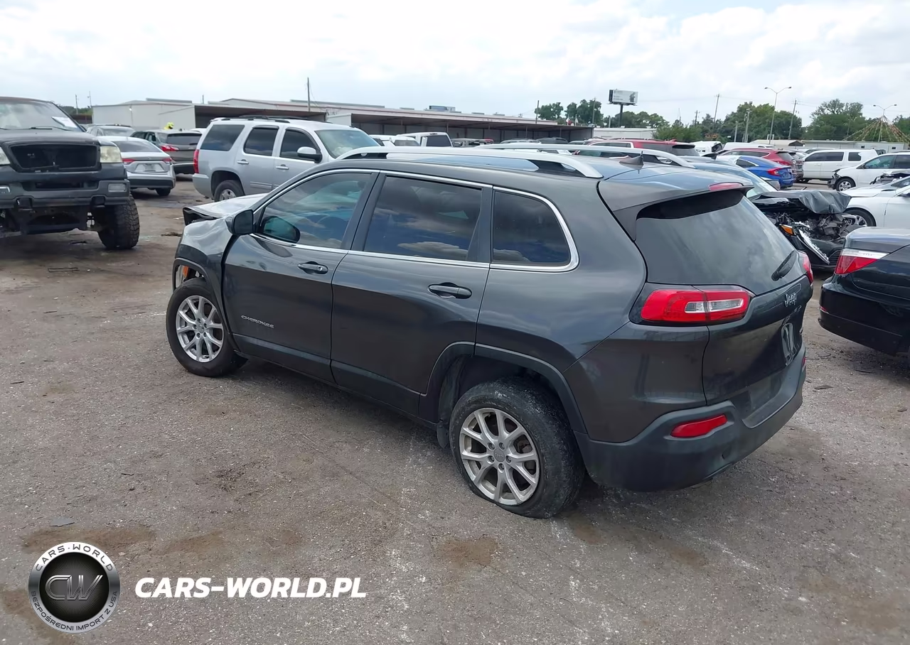 2016 Jeep Cherokee Latitude VIN:1C4PJLCBXGW222983 - 3