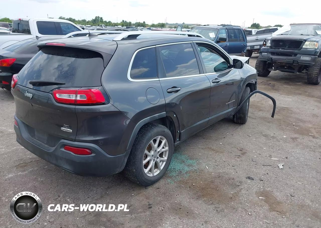 2016 Jeep Cherokee Latitude VIN:1C4PJLCBXGW222983 - 4