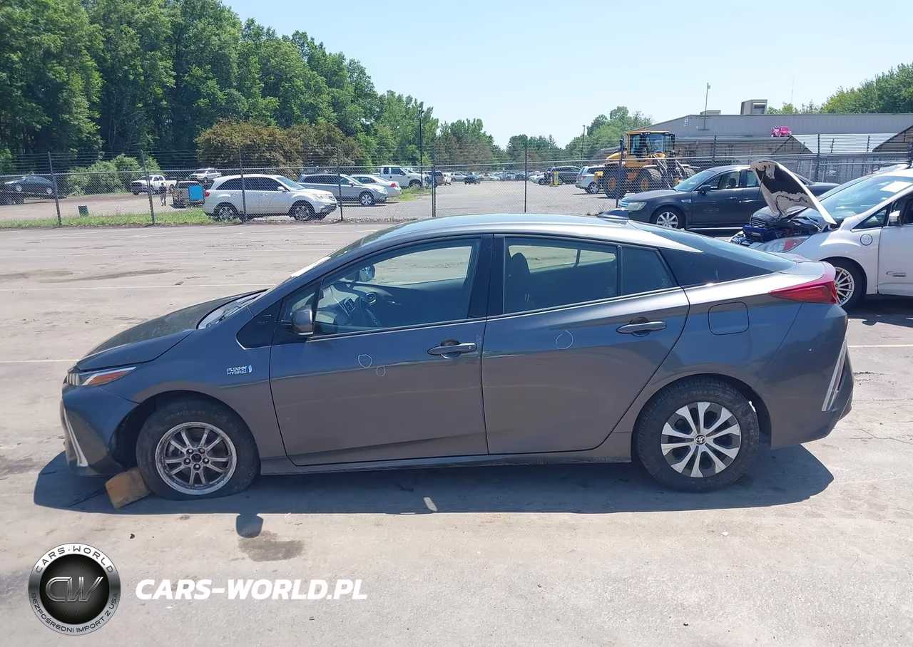 2020 Toyota Prius Prime Le VIN:JTDKARFP7L3155999 - 14