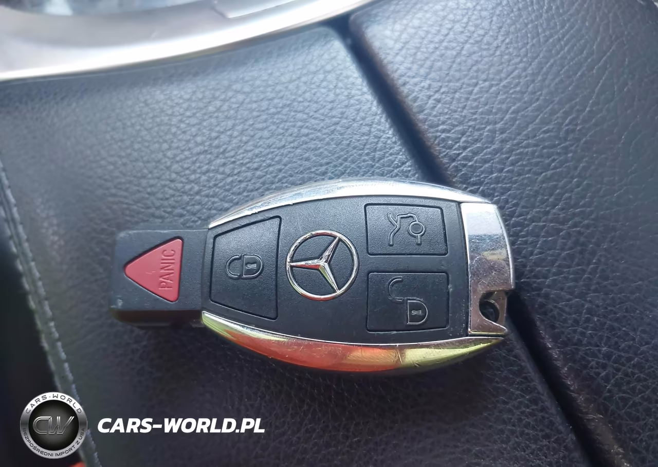 2018 Mercedes-Benz C 300 4Matic VIN:55SWF4KB9JU261563 - 11