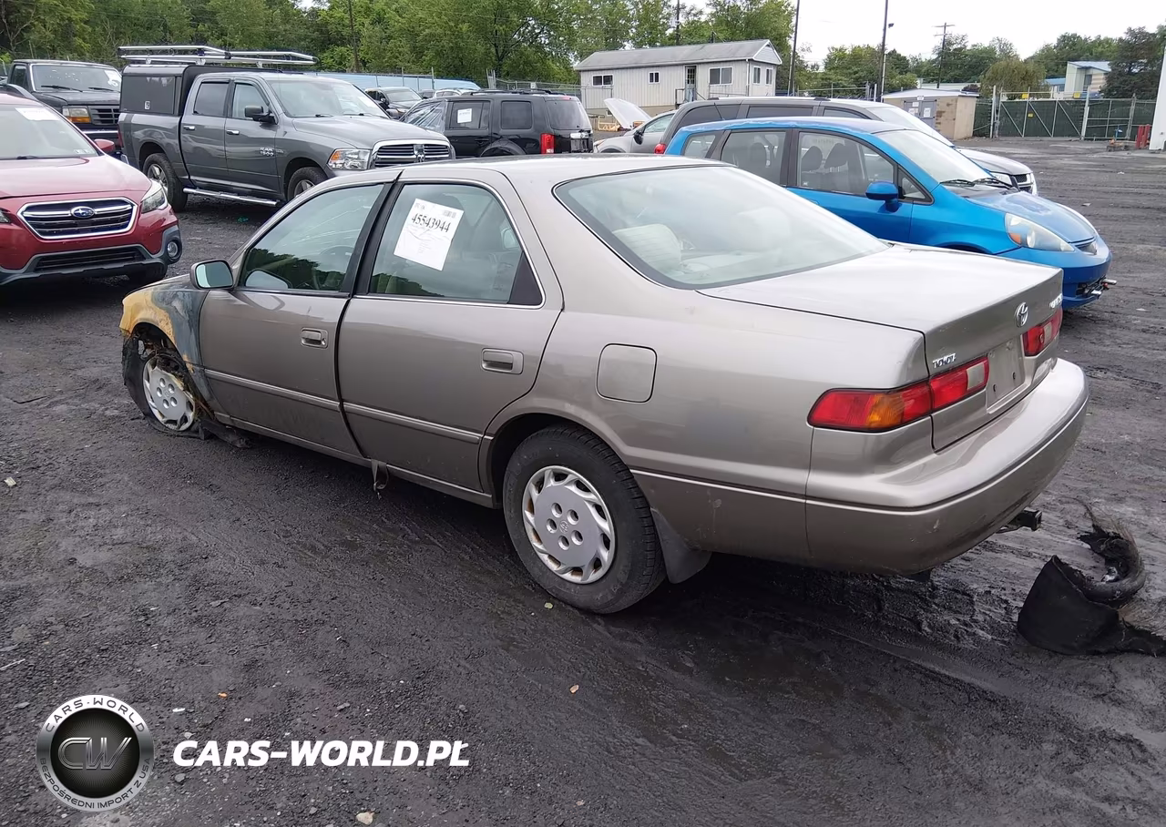 1999 Toyota Camry Le VIN:4T1BG22K7XU885312 - 3