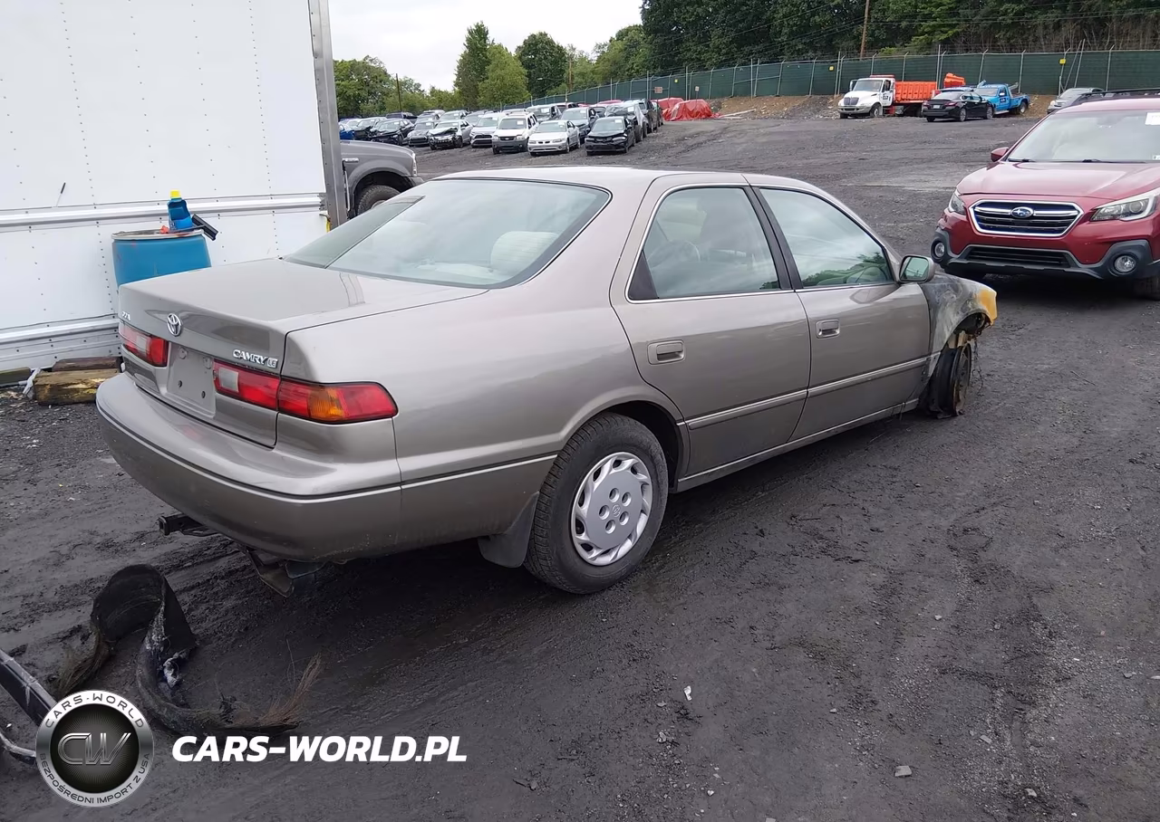 1999 Toyota Camry Le VIN:4T1BG22K7XU885312 - 4