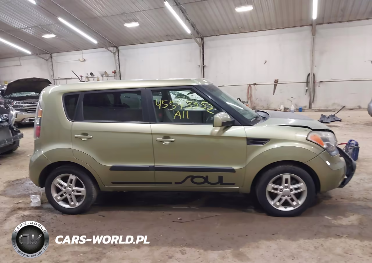 2011 Kia Soul + VIN:KNDJT2A25B7204214 - 14