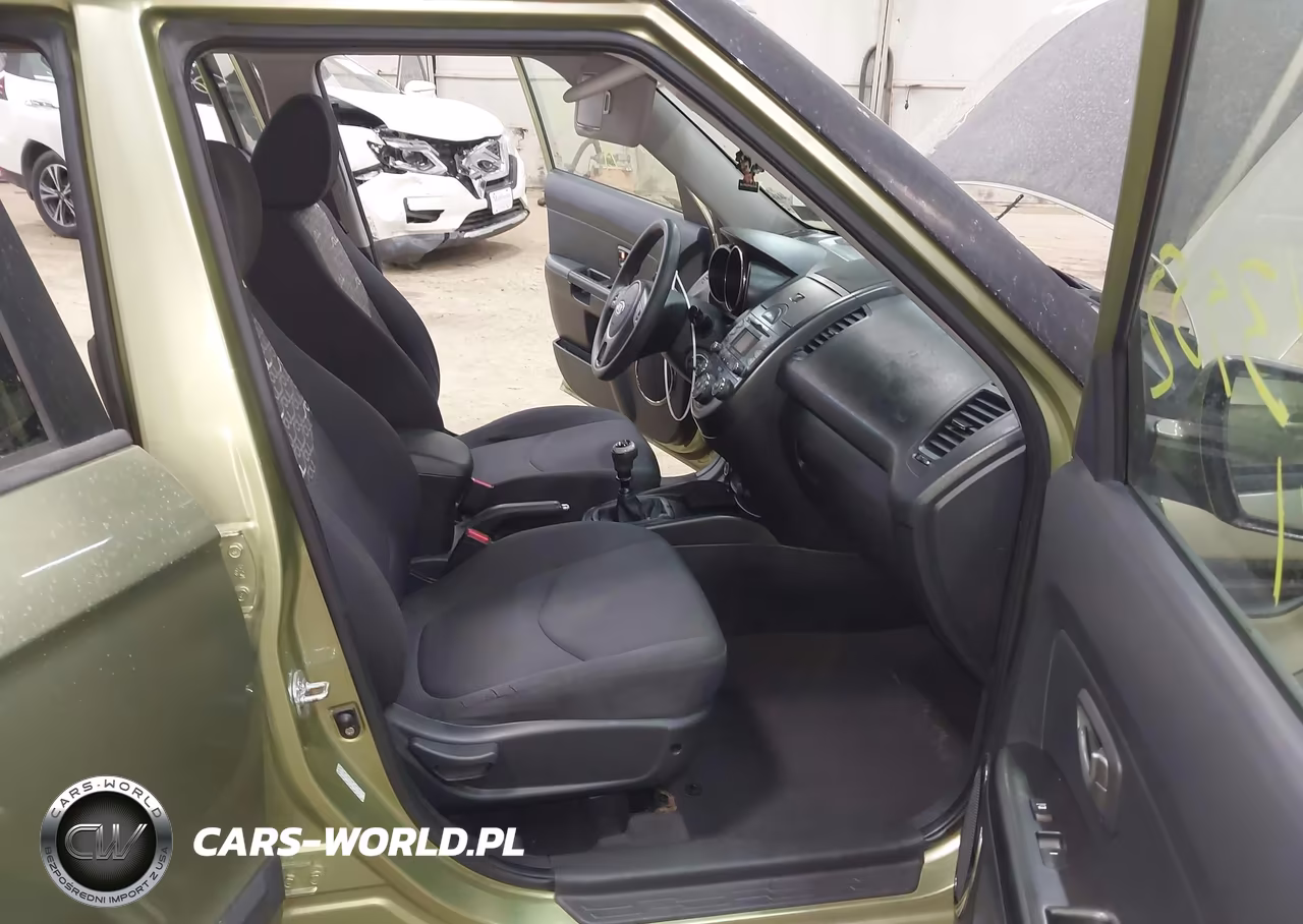 2011 Kia Soul + VIN:KNDJT2A25B7204214 - 5