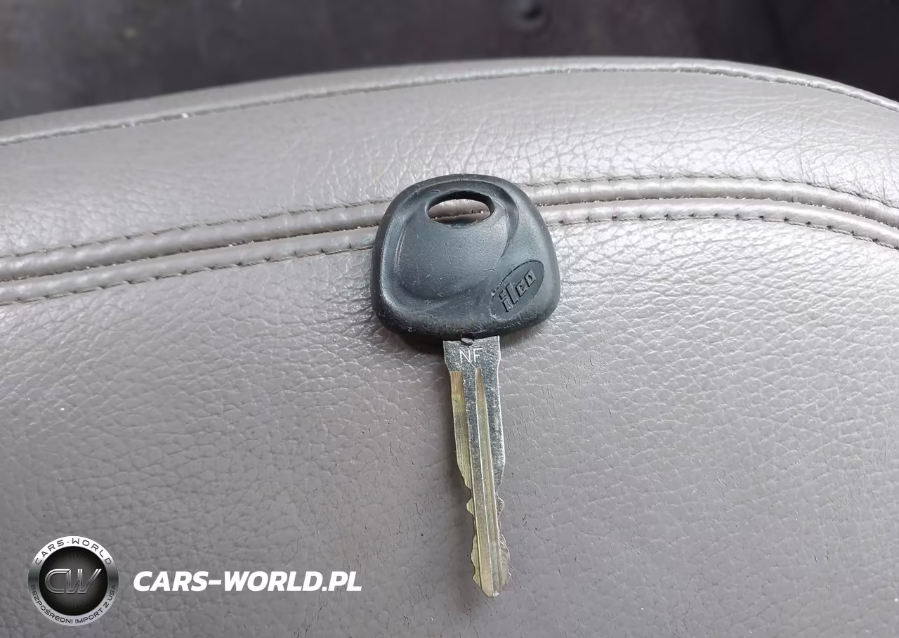2010 Hyundai Tucson Limited VIN:KM8JUCAC8AU054008 - 11
