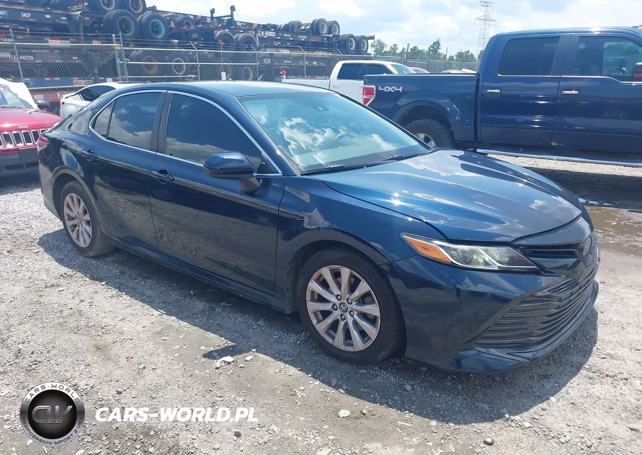 2019 Toyota Camry Le – zdjęcie 1 z 18