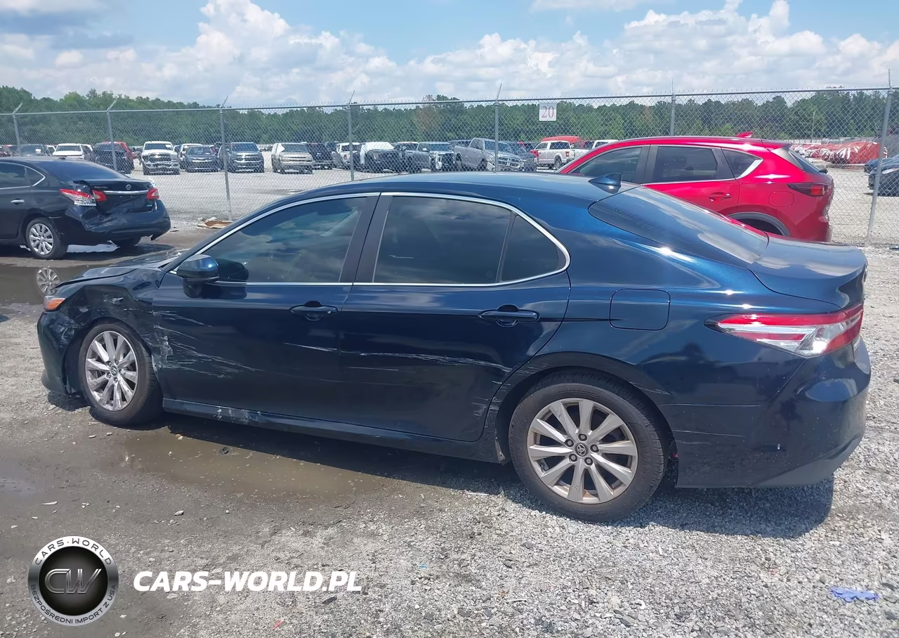 2019 Toyota Camry Le VIN:4T1B11HK8KU825597 - 14