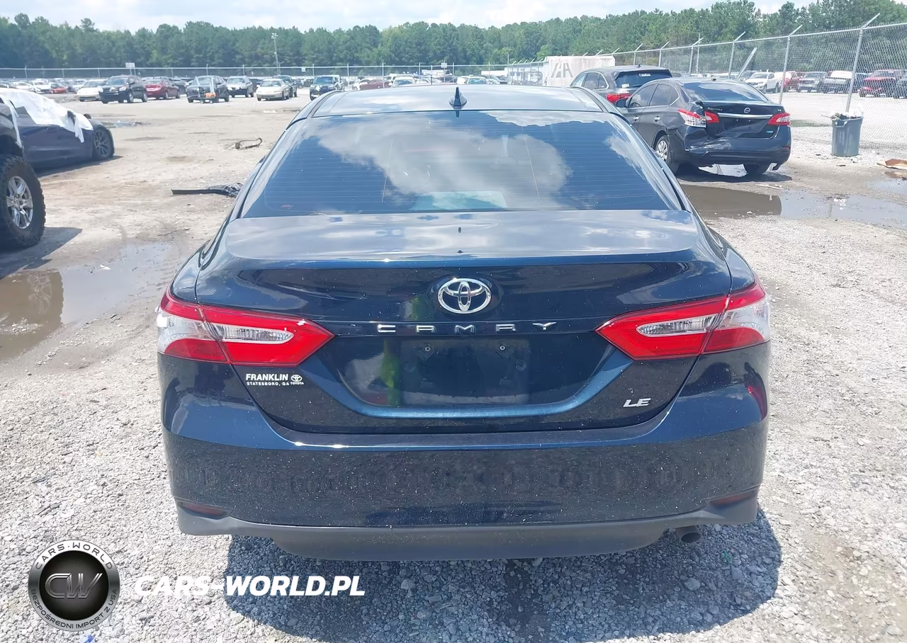 2019 Toyota Camry Le VIN:4T1B11HK8KU825597 - 16