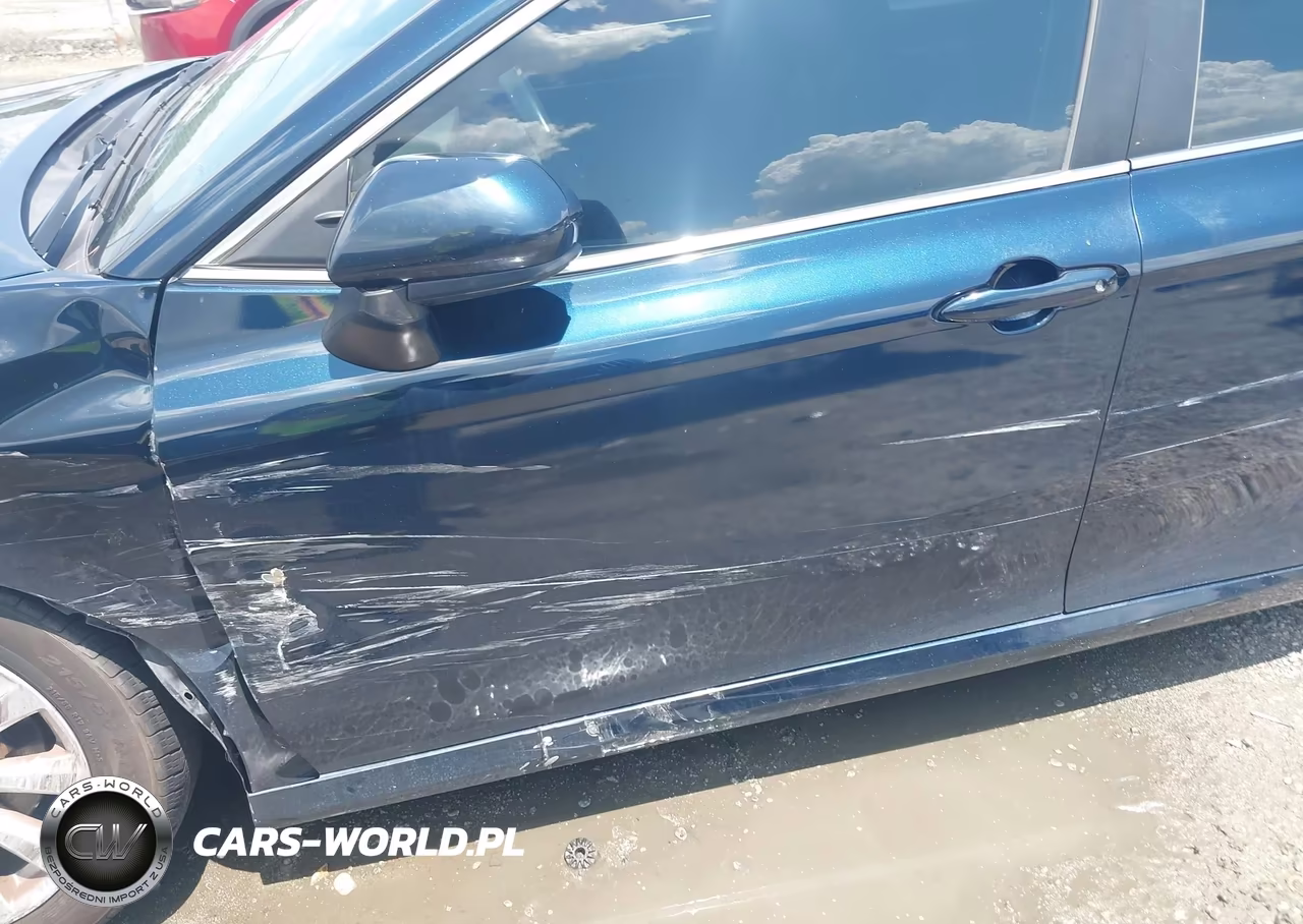 2019 Toyota Camry Le VIN:4T1B11HK8KU825597 - 17