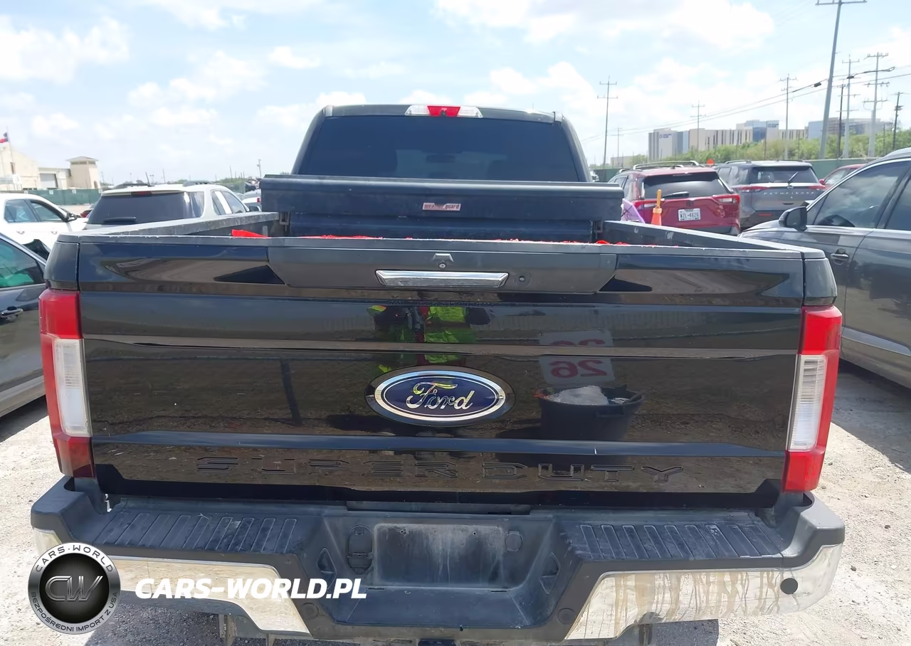 2018 Ford F-350 Xlt VIN:1FT8W3BT3JEB49436 - 15