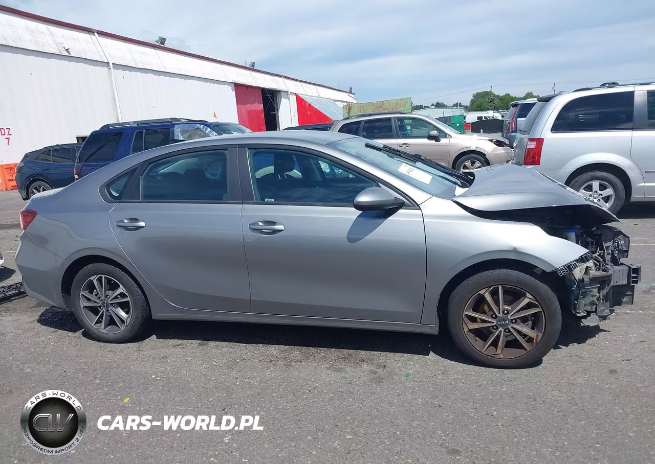 2022 Kia Forte Lxs VIN:3KPF24AD9NE454789 - 13