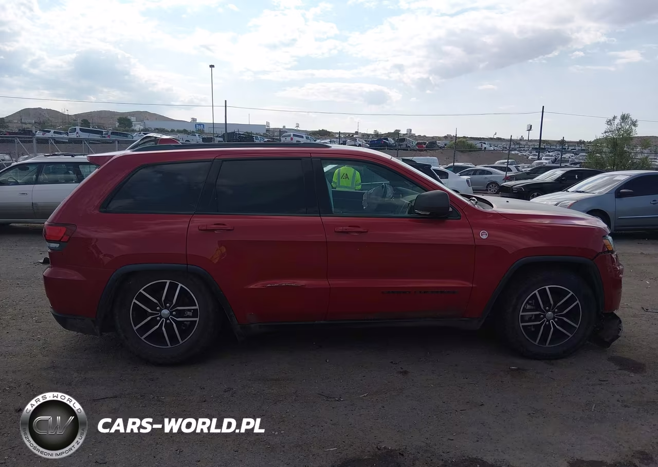 2018 Jeep Grand Cherokee Trailhawk 4X4 VIN:1C4RJFLG4JC427133 - 13