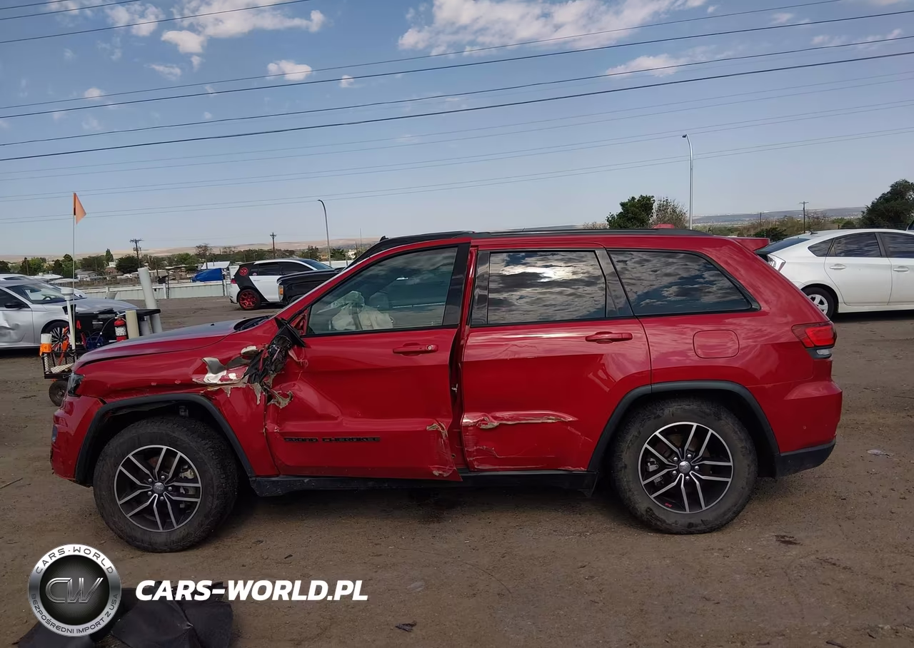 2018 Jeep Grand Cherokee Trailhawk 4X4 VIN:1C4RJFLG4JC427133 - 14