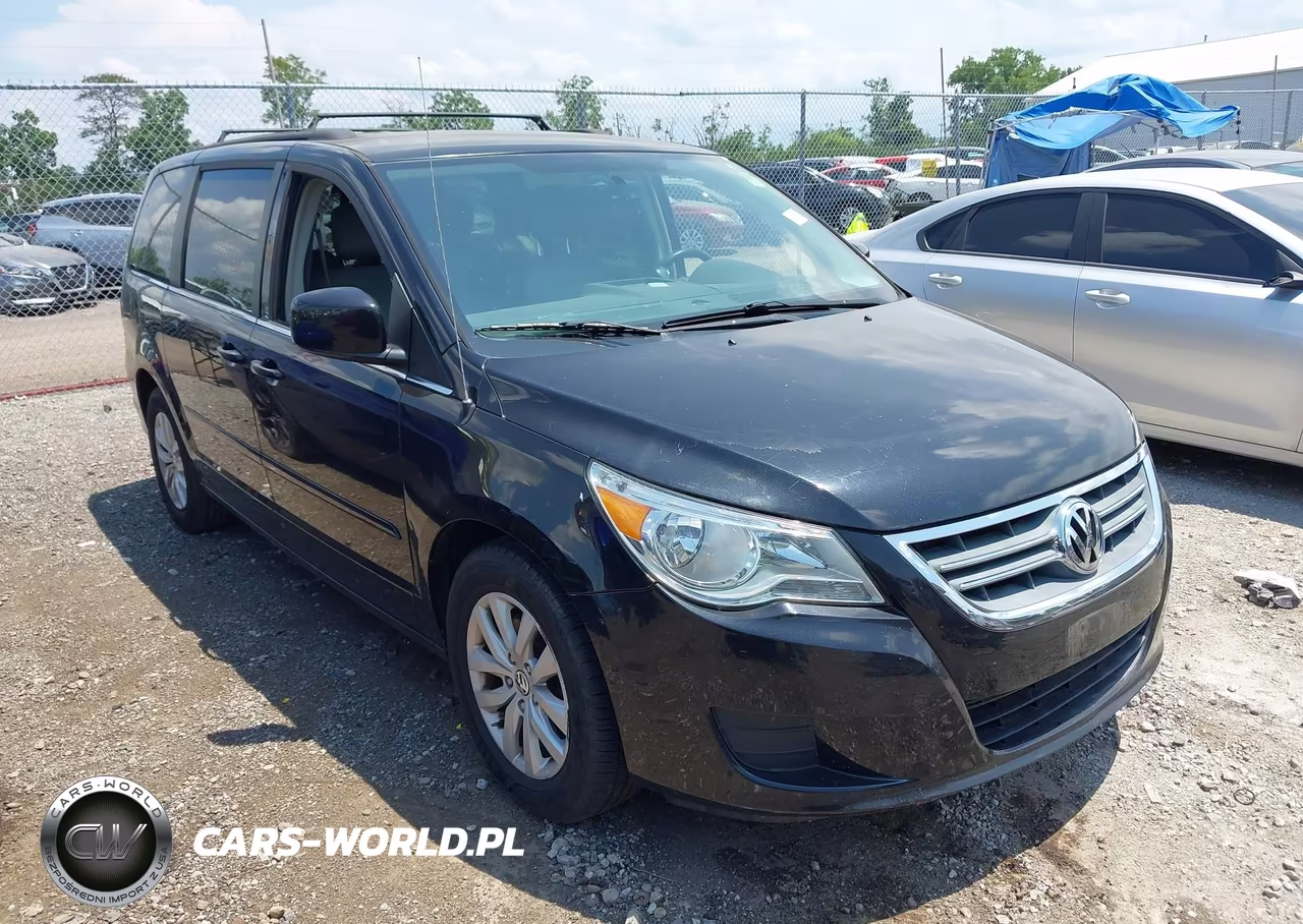 2014 Volkswagen Routan Se