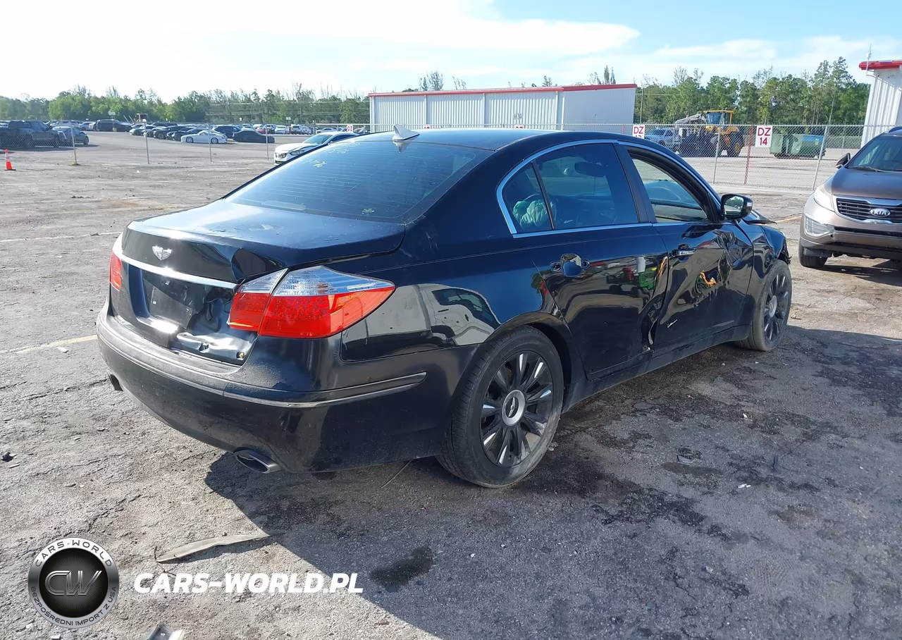 2010 Hyundai Genesis 3.8 VIN:KMHGC4DE8AU076073 - 4