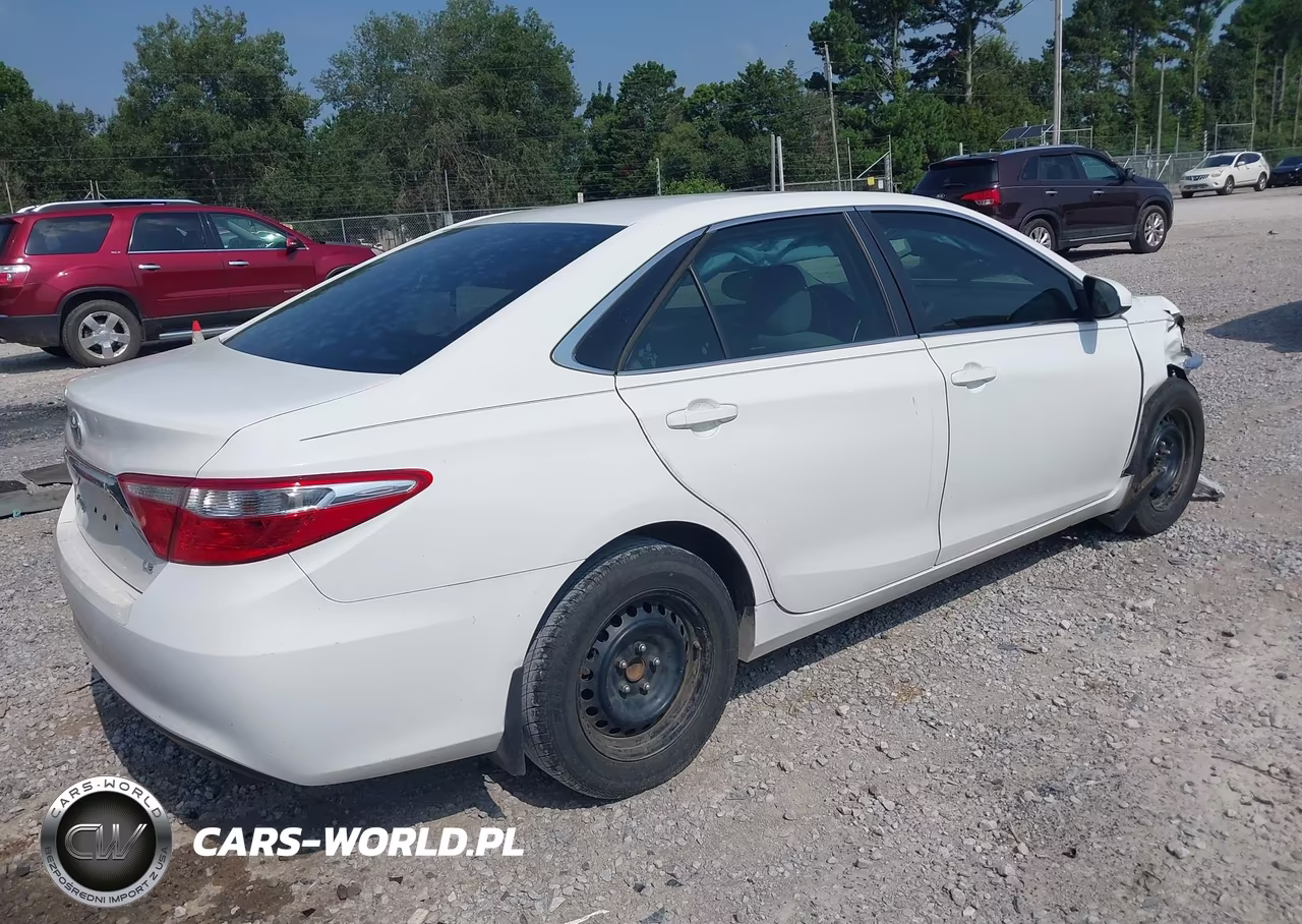 2016 Toyota Camry Le VIN:4T1BF1FK7GU511225 - 4