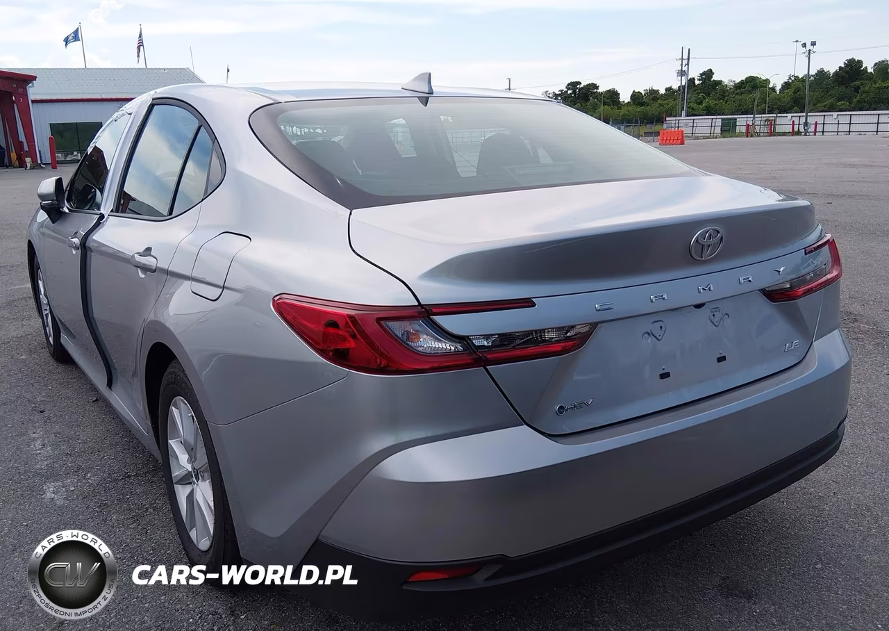 2026 Toyota Camry Le VIN:4T1DAACK1TU720692 - 3