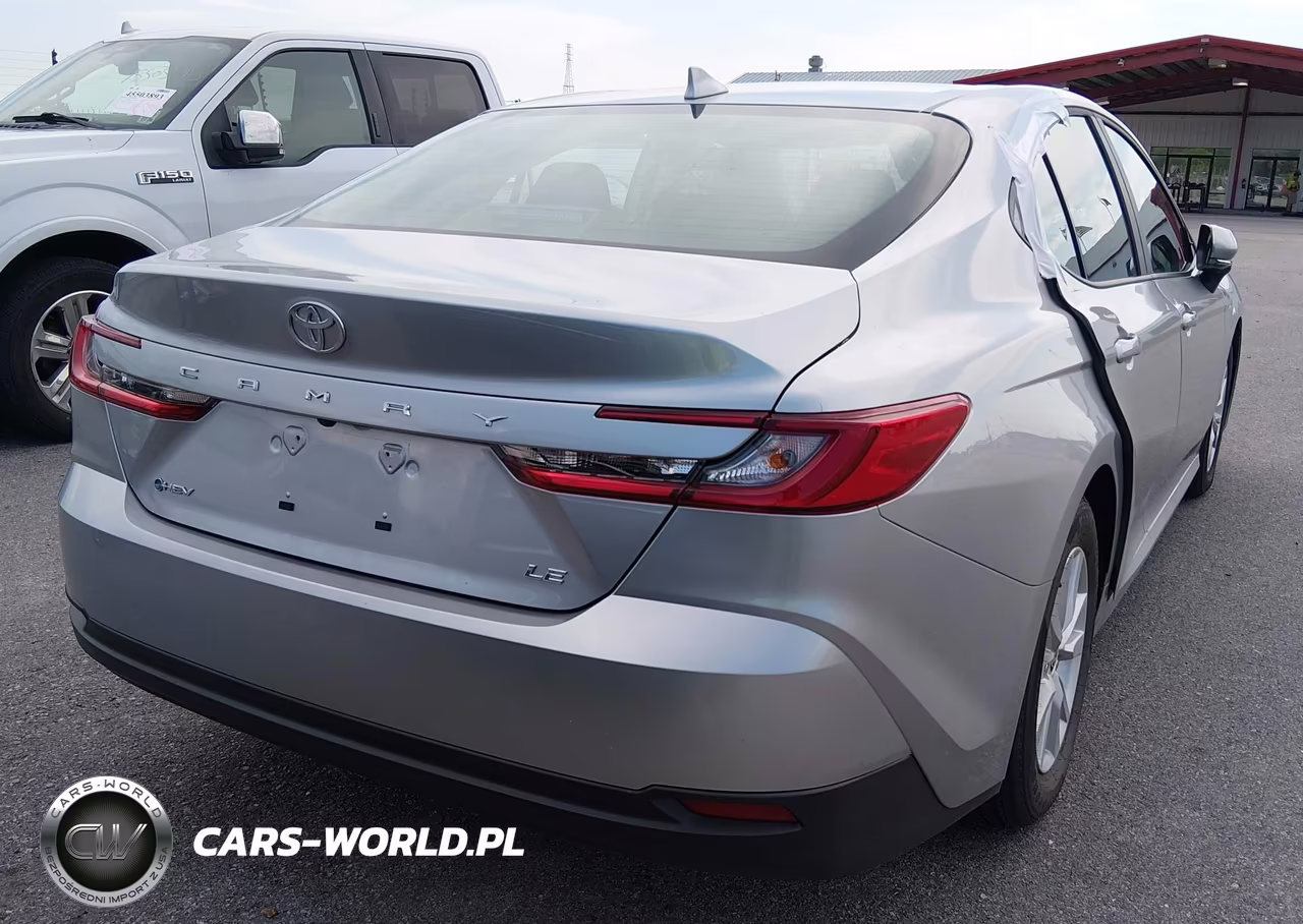 2026 Toyota Camry Le VIN:4T1DAACK1TU720692 - 4