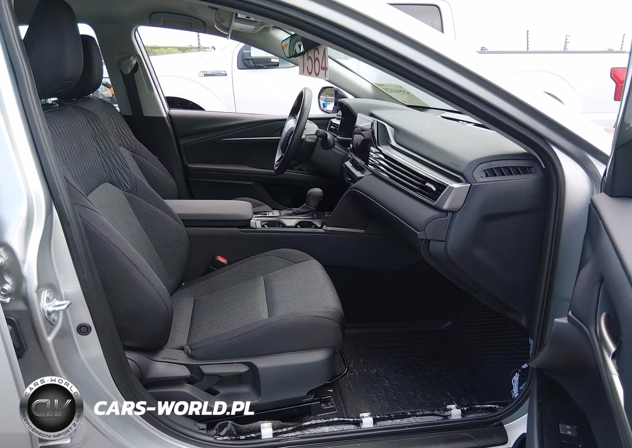 2026 Toyota Camry Le VIN:4T1DAACK1TU720692 - 5