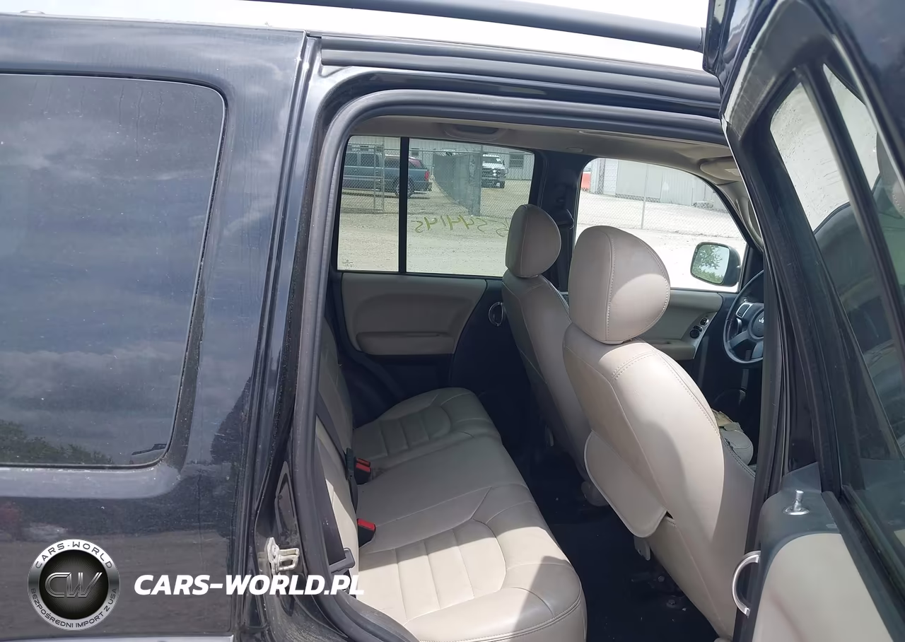 2003 Jeep Liberty Renegade VIN:1J8GL38K23W546659 - 8