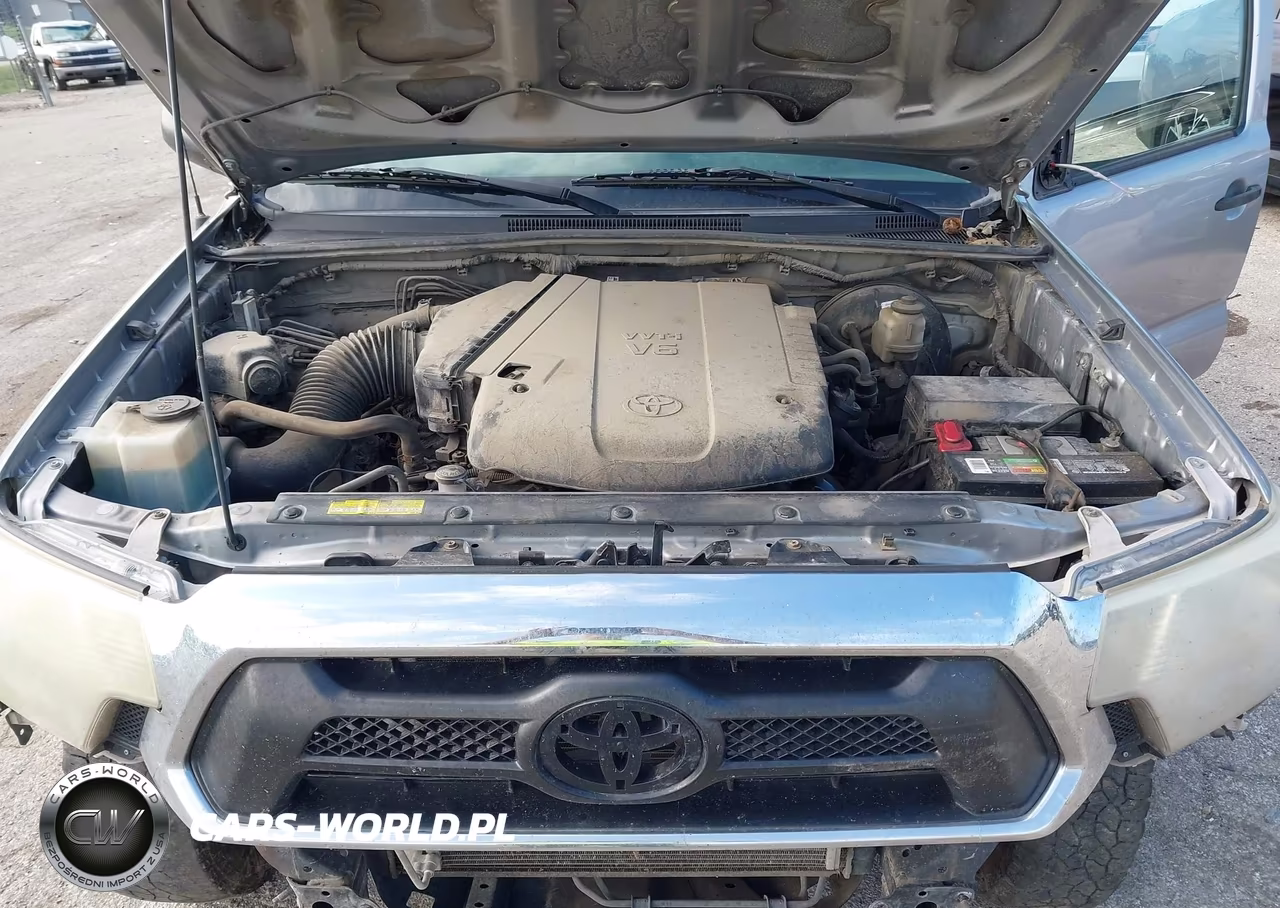 2015 Toyota Tacoma Base V6 VIN:3TMMU4FNXFM078162 - 10