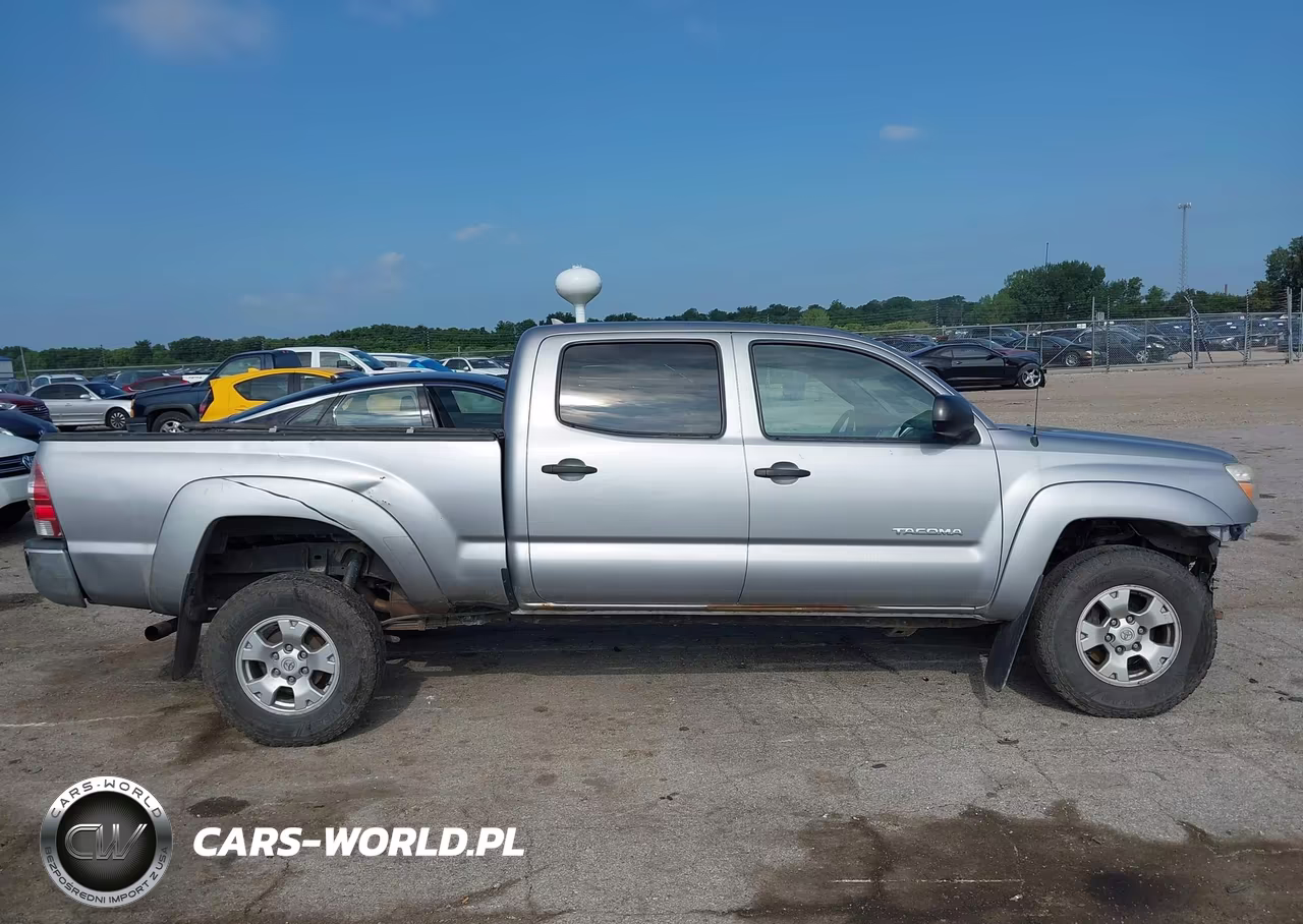 2015 Toyota Tacoma Base V6 VIN:3TMMU4FNXFM078162 - 14