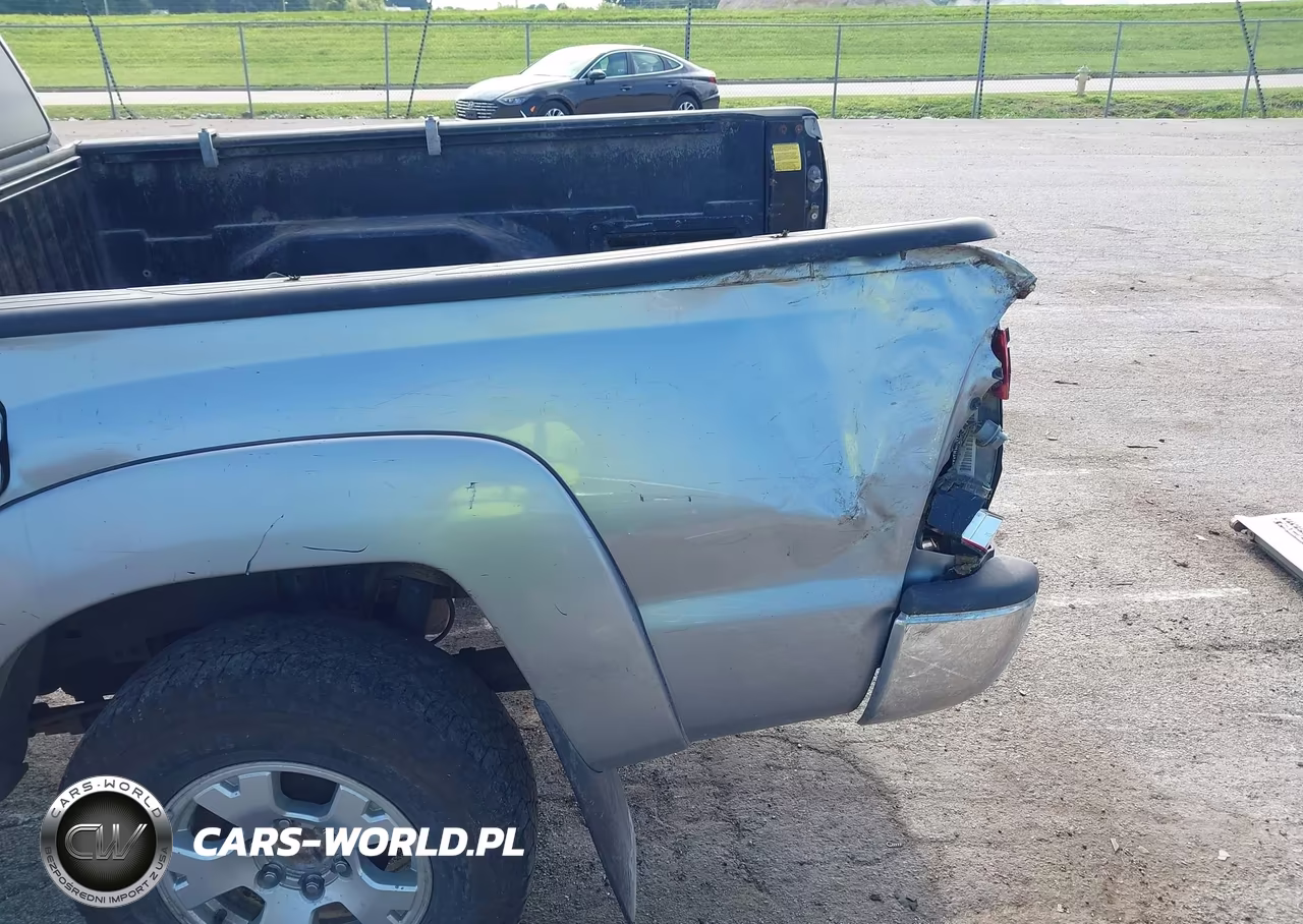 2015 Toyota Tacoma Base V6 VIN:3TMMU4FNXFM078162 - 6