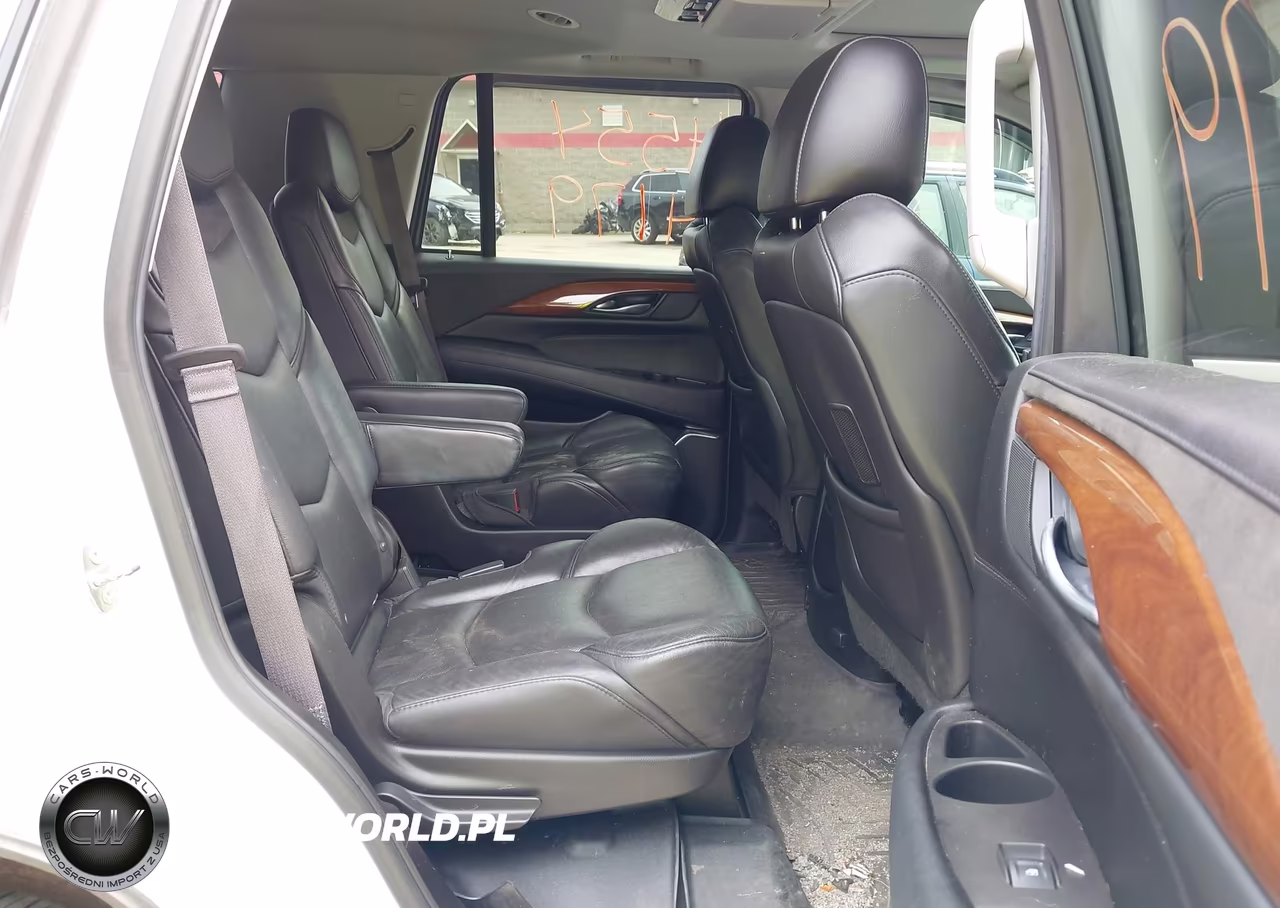 2017 Cadillac Escalade Luxury VIN:1GYS4BKJXHR214705 - 8