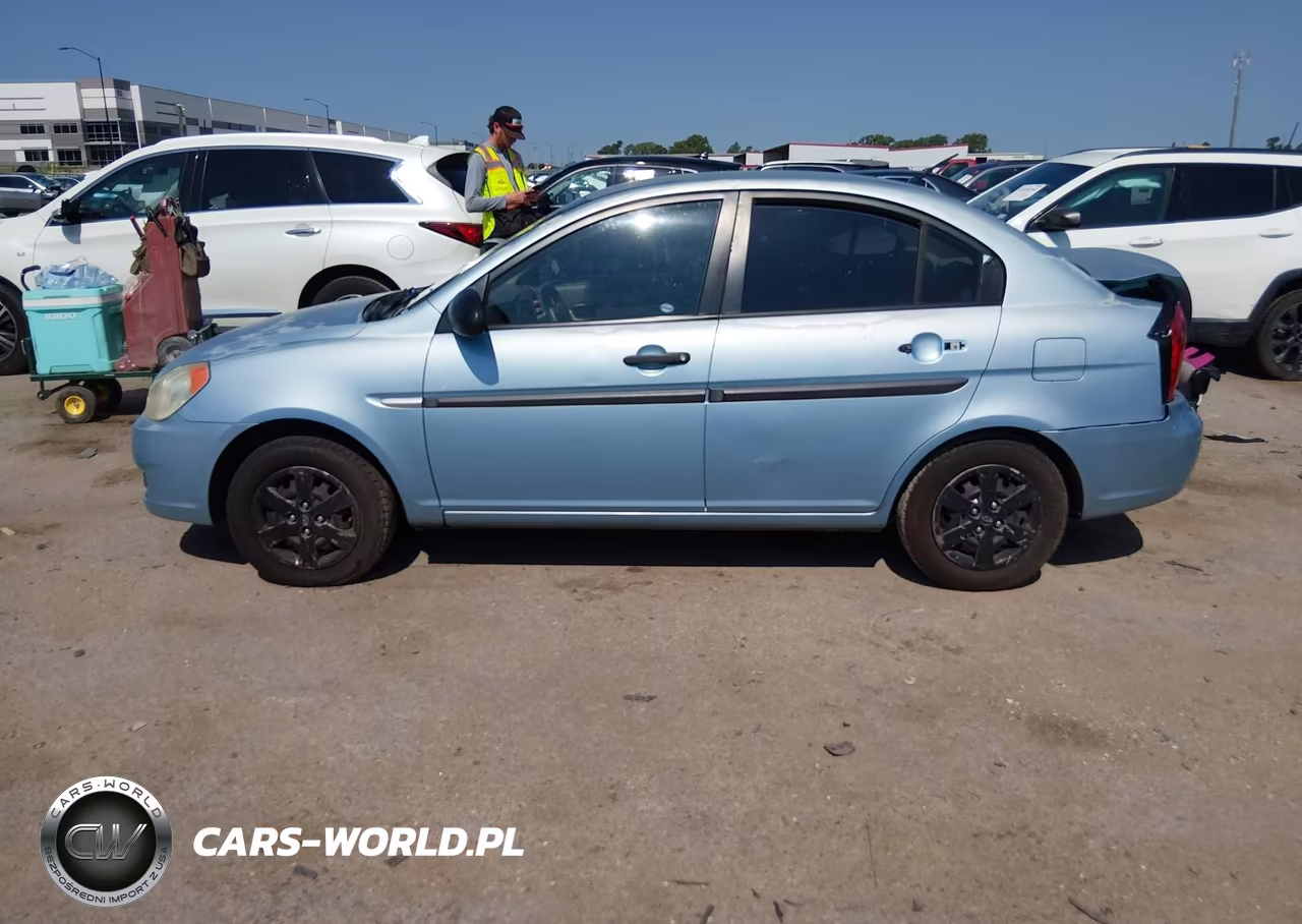 2009 Hyundai Accent Gls VIN:KMHCM46C79U315258 - 14