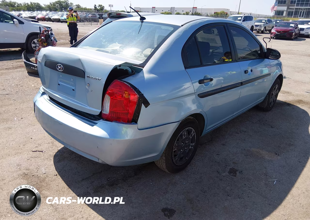 2009 Hyundai Accent Gls VIN:KMHCM46C79U315258 - 4