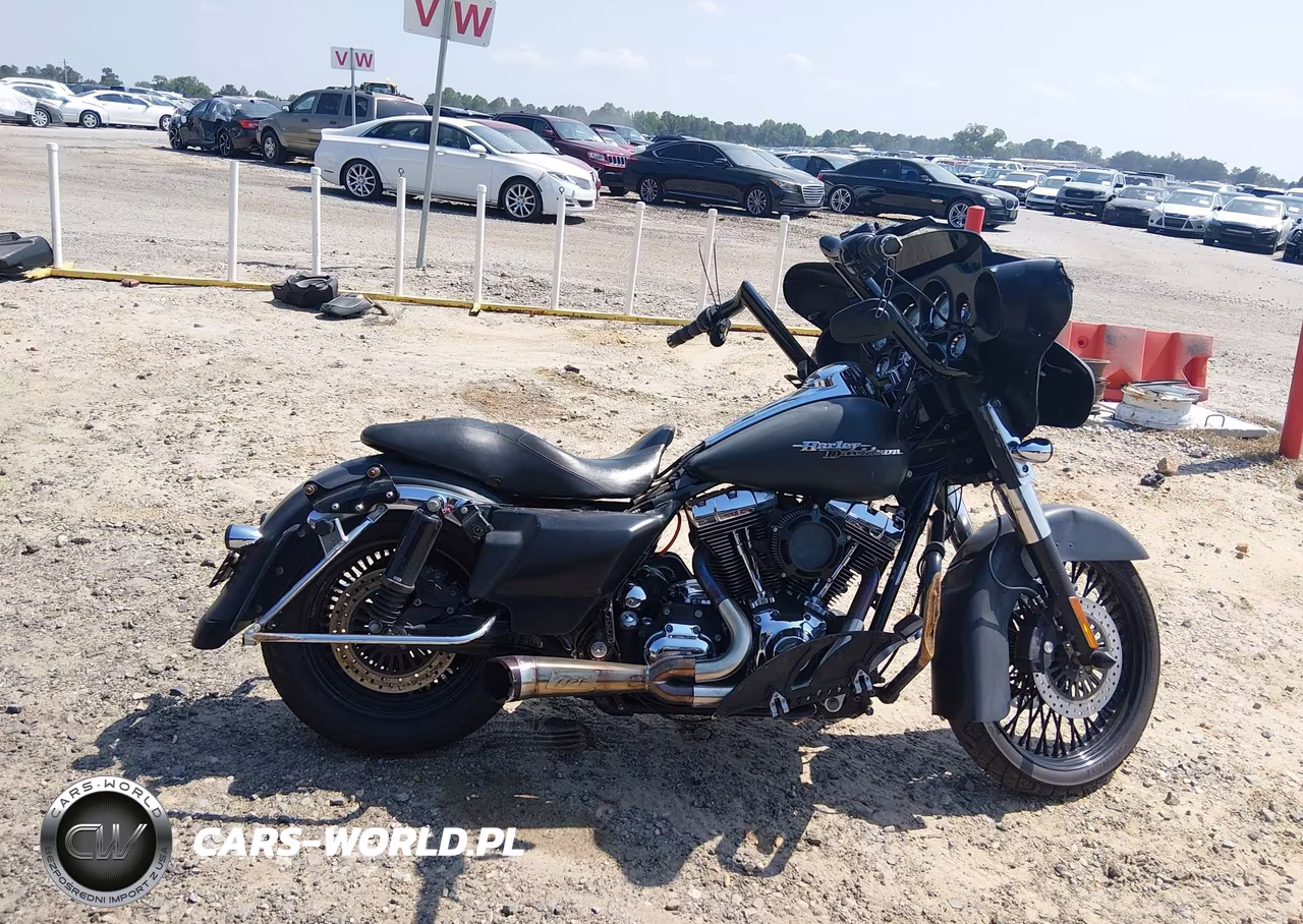 2010 Harley-Davidson Flhx VIN:1HD1KB412AB672904 - 12
